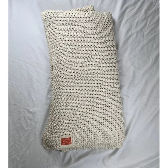 DWR Design Within Reach Throw Knit‎ Blanket - Picture 1 of 8